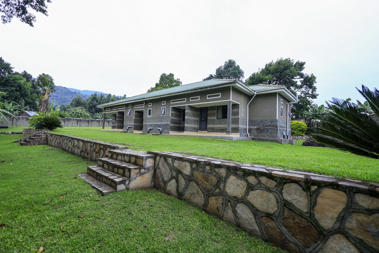 Basecamp Tours Holiday Inn